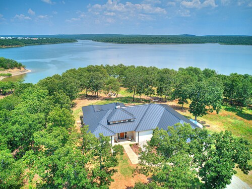 Lake front, Boat slip access, Sauna, Fire pit