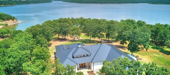 Lake front, Boat slip access, Sauna, Fire pit
