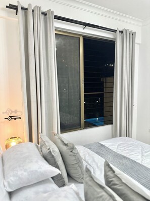 3 bedrooms, desk, iron/ironing board, WiFi
