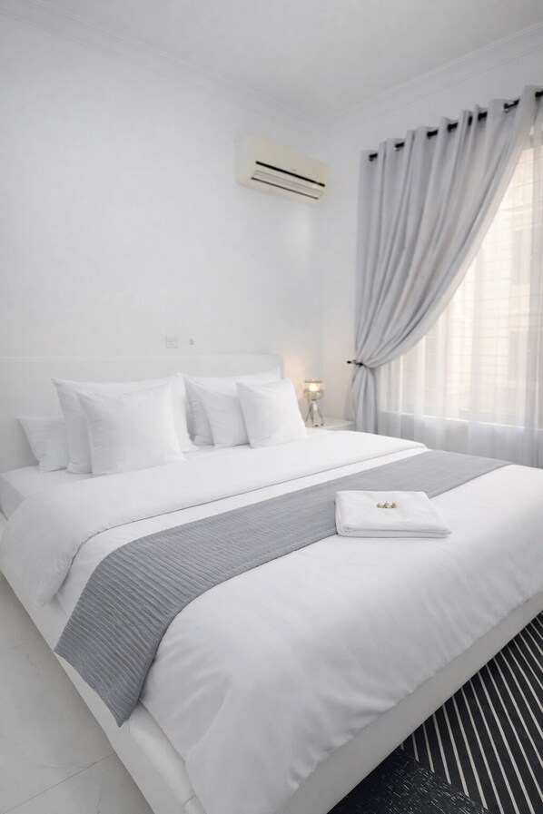 3 bedrooms, desk, iron/ironing board, WiFi