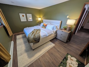 5 habitaciones, tabla de planchar con plancha y cuna de viaje 