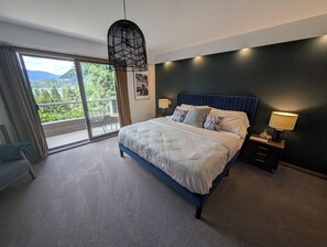 5 bedrooms, iron/ironing board, travel crib, free WiFi
