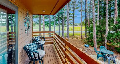 Cabin Style Condo with shared pool, hot tub, golf, & much more!