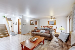 TV, fireplace, DVD player