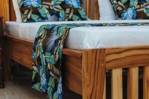 4 chambres, bureau, Wi-Fi, draps fournis