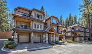 Exterior - Upscale Townhouse Walk to Heavenly, Casinos and Beach - TW401 (South Lake Tahoe)