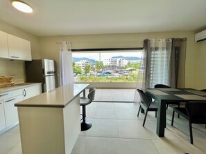 Dining - Kavai City - brand new 2 bedr 2bth A/C - Wi-Fi - parking (Papeete)