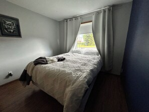 4 bedrooms, WiFi, bed sheets