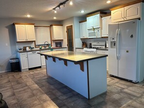 Micro-ondas, fogão, cooktop, lava-louças