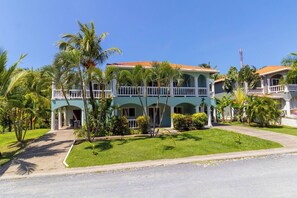 Exterior - Sunset Villas 4A: Seaside Serenity 2-Bedroom Condo (West End)