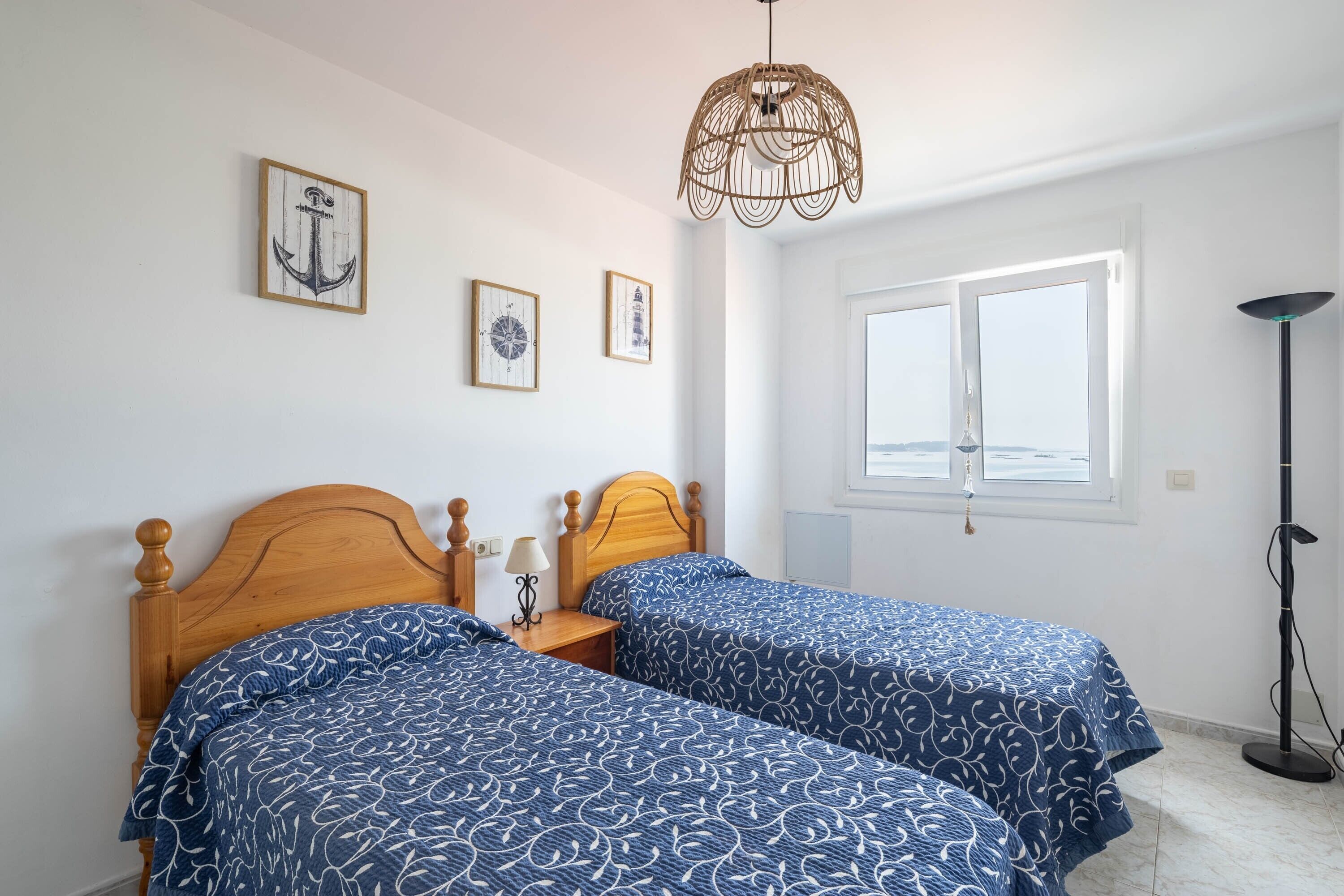2 habitaciones, tabla de planchar con plancha y wifi gratis 