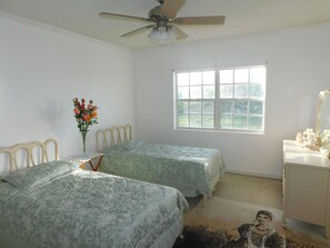 4 Schlafzimmer, Bügeleisen/Bügelbrett, WLAN, Bettwäsche