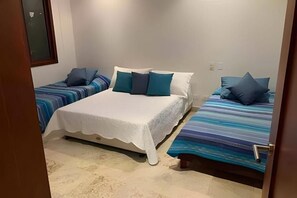 2 bedrooms, iron/ironing board, bed sheets