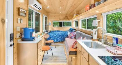 Brand new serene luxury cottage just off the Brew Ridge Trail
