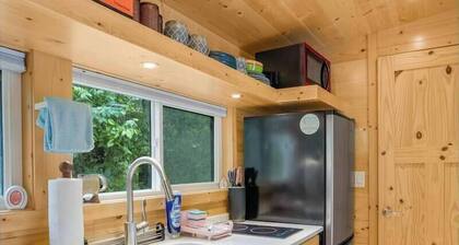 Brand new serene luxury cottage just off the Brew Ridge Trail