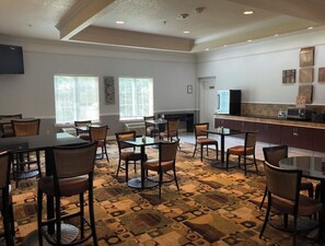 Free daily full breakfast