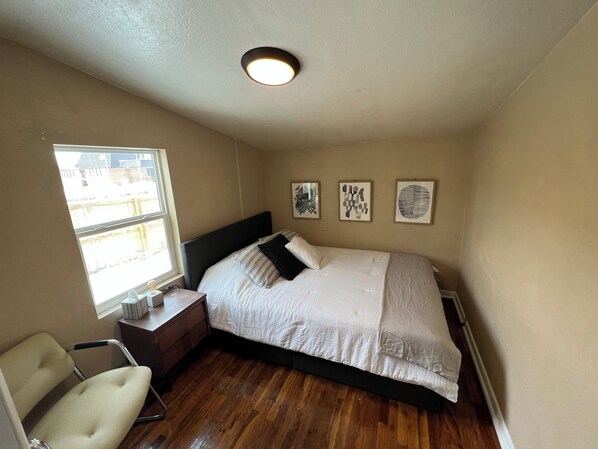 3 عدّة غرف نوم ومكواة/لوح كي وواي فاي وملاءات أسرّة