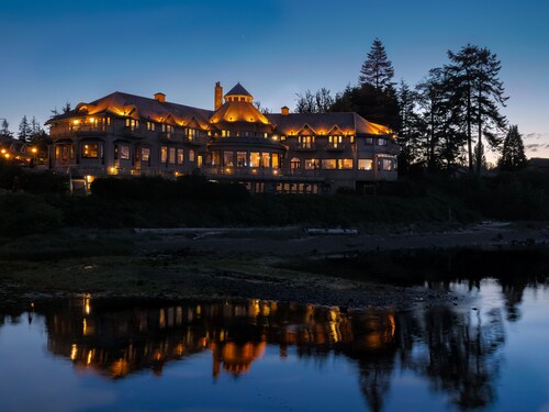 🌿 Garden View Cabin at Painter’s Lodge – Cozy Retreat in Nature 🌿