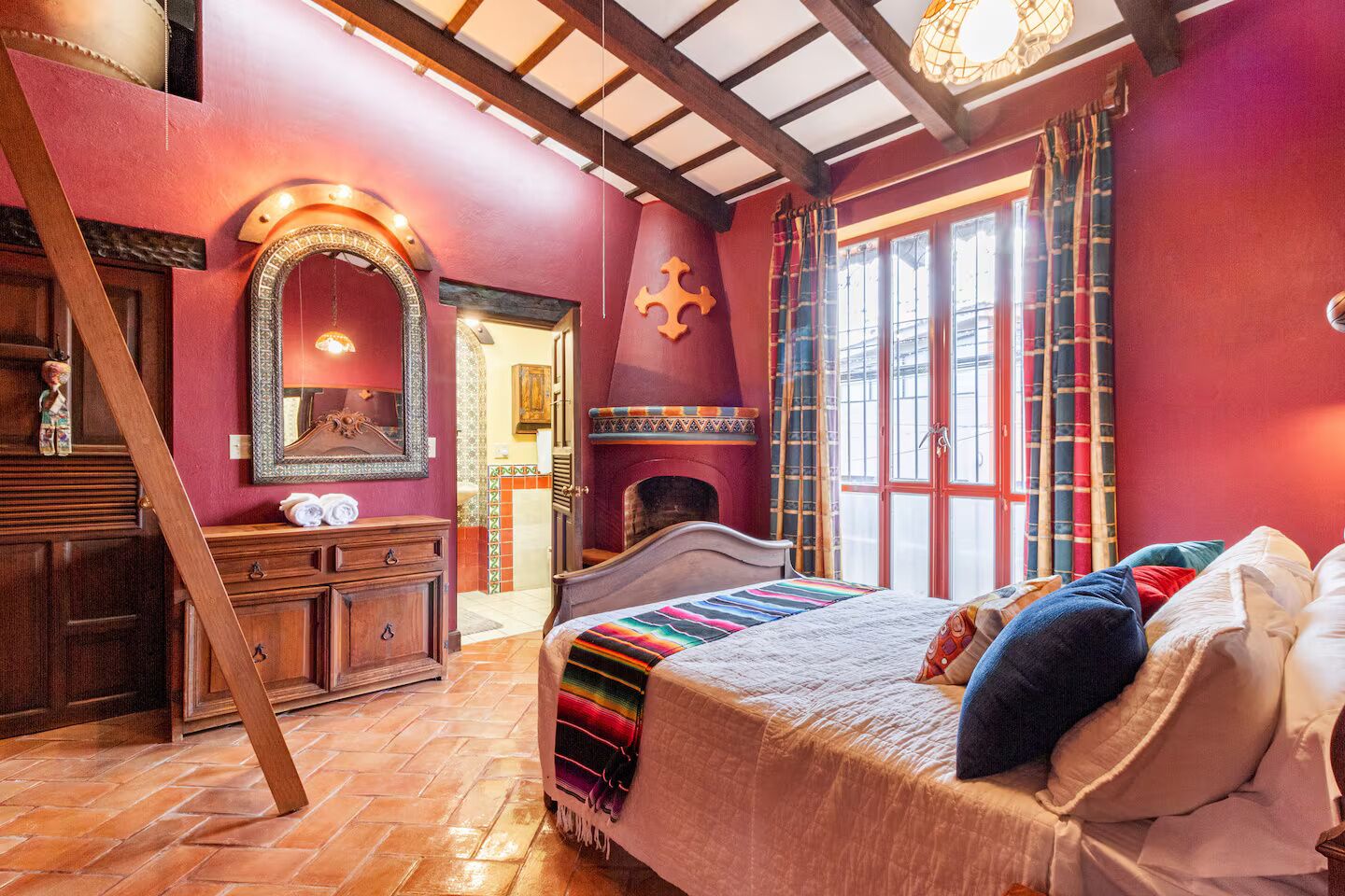 3 chambres, bureau, Wi-Fi gratuit, draps fournis