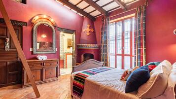 3 chambres, bureau, Wi-Fi gratuit, draps fournis