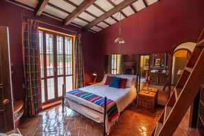 3 quartos, escrivaninha, Wi-Fi de cortesia, roupa de cama