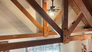 Smart TV, fireplace - Pet friendly cabin in the woods perfect for your adventures (Big Bear)