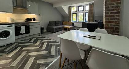 Modern 1 bed apartment on edge of city centre (6)