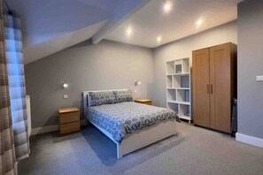 1 chambre, fer et planche à repasser, Wi-Fi, literie fournie