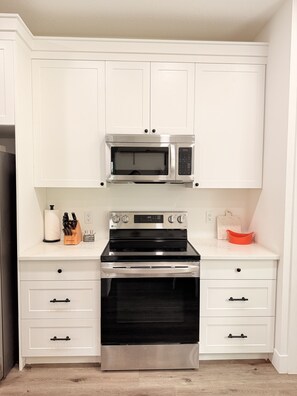 Microwave, oven, stovetop, dishwasher