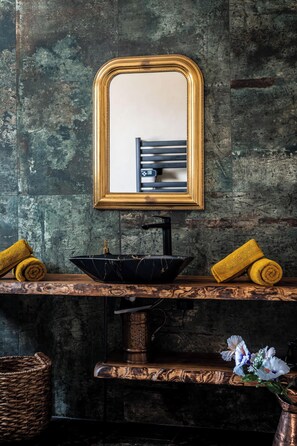 Hair dryer, towels, soap, toilet paper - La villa des charmes (Vias)