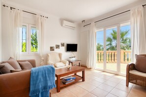 TV, fireplace, DVD player, stereo