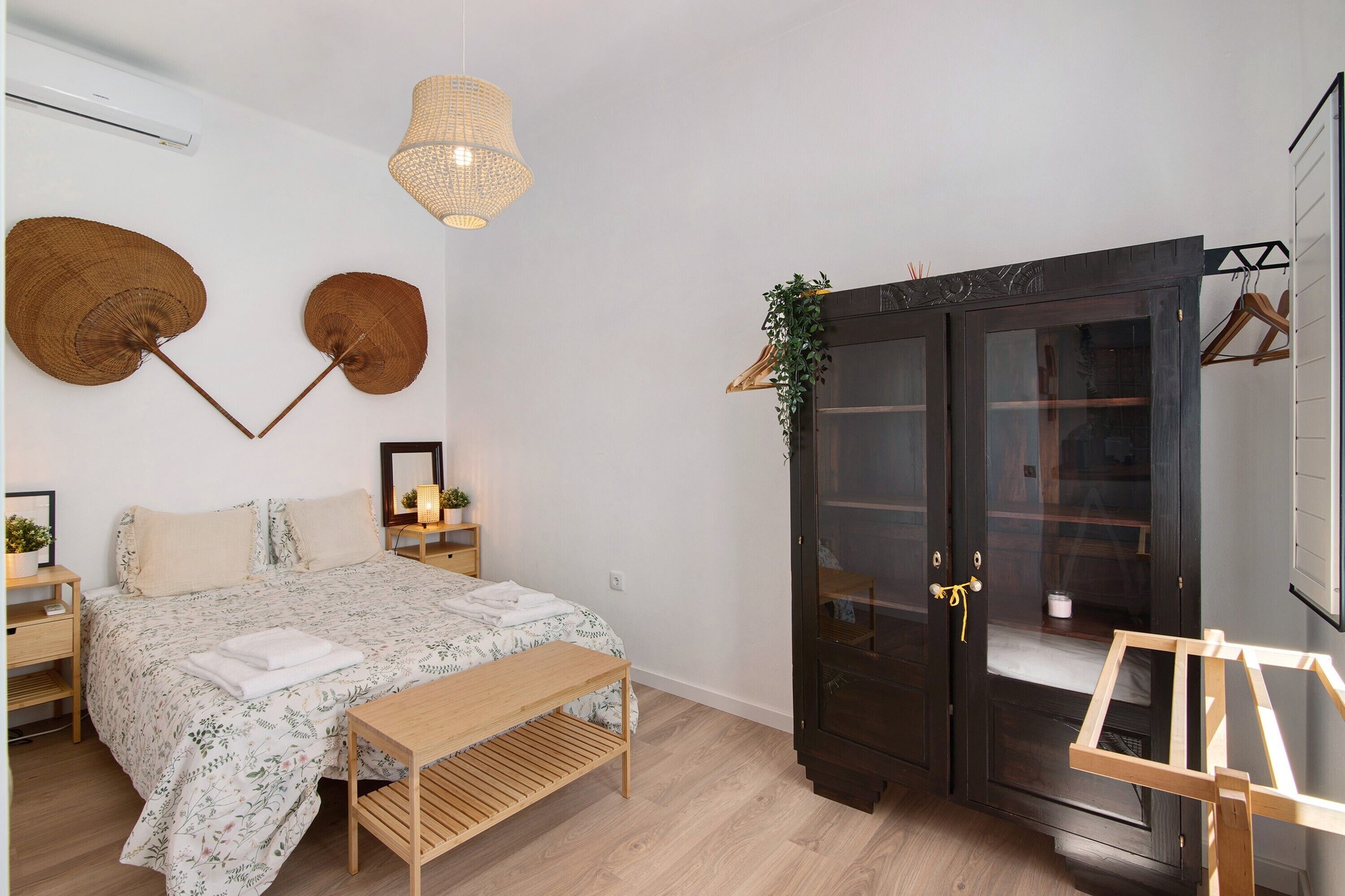 2 chambres, fer et planche à repasser, Wi-Fi gratuit, draps fournis