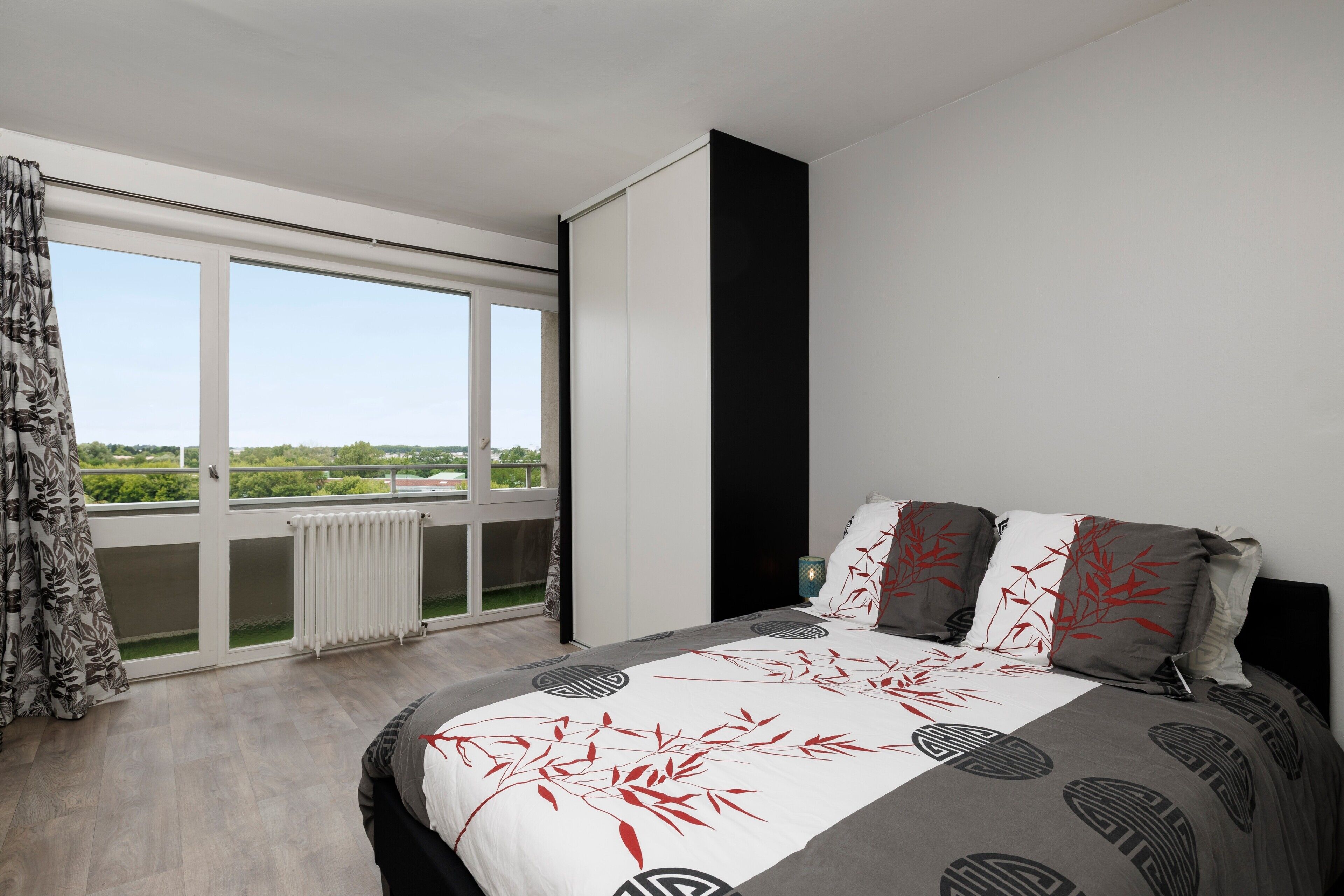 2 habitaciones, tabla de planchar con plancha y wifi gratis 