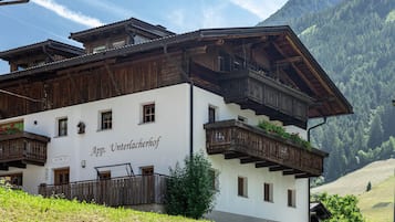 Esterni