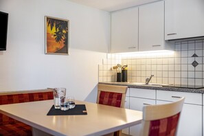 Dining - Apartment 'Bergkristall 2' with Mountain View, Shared Garden and Wi-Fi (San Giacomo)