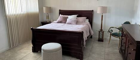 1 bedroom, free WiFi, bed sheets
