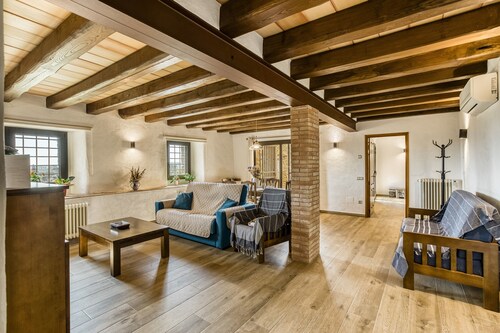 Apartment 'El Mas Fel - Montgrí' with Balcony, Wi-Fi and Air Conditioning