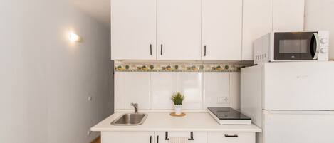 Refrigerador, microondas, parrilla de estufa y lavavajillas