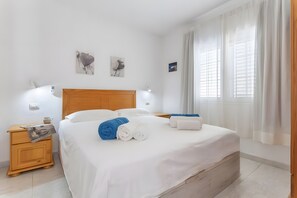 1 chambre, fer et planche à repasser, Wi-Fi gratuit, draps fournis