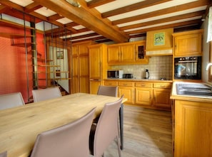Microwave, dishwasher - Gîte du Puits - FLEURIE (Unknown)