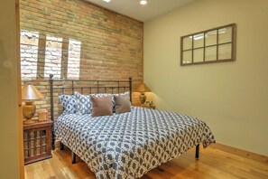 1 Schlafzimmer, BĂŒgeleisen/BĂŒgelbrett, WLAN, BettwĂ€sche