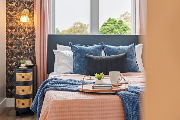 2 bedrooms, iron/ironing board, travel cot, free WiFi