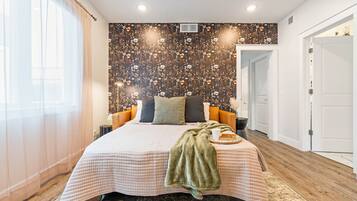 2 bedrooms, iron/ironing board, travel crib, free WiFi