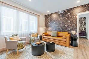 Una Smart TV, libros