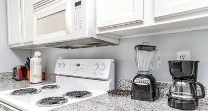 Cozy Condo Near the Beach