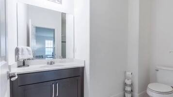 Handtücher, Seife, Toilettenpapier