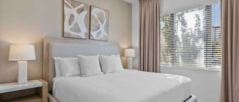 6 bedrooms, desk, iron/ironing board, travel cot