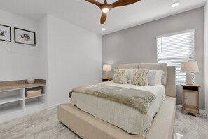 6 bedrooms, desk, iron/ironing board, travel cot