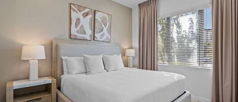 6 habitaciones, escritorio y tabla de planchar con plancha