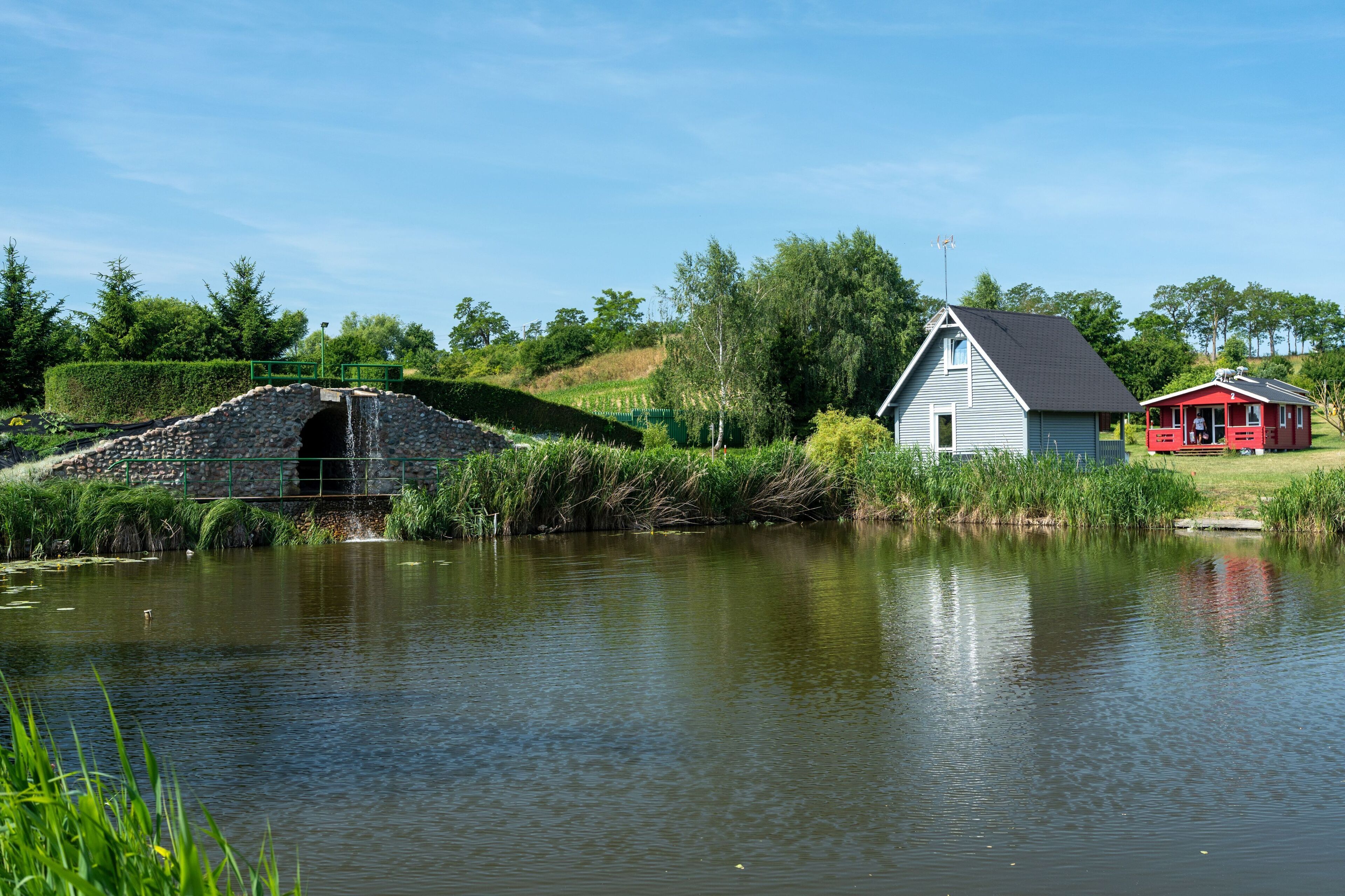 Superior Cabin, Overwater | Iron/ironing board, bed sheets